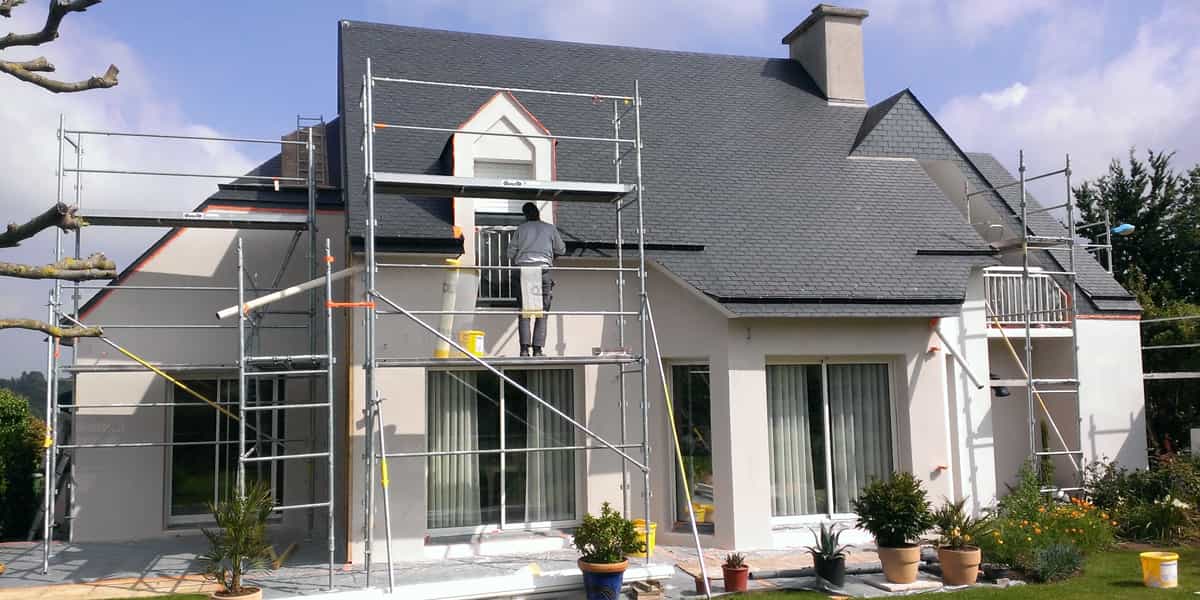 Traitement hydrofuge façade ### : inévitable lors d’un ravalement de façade